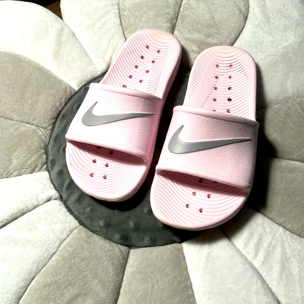 Nike slides